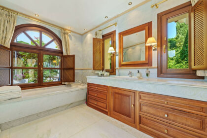 d06979369b6398189c6add4d980d9f6a - 44