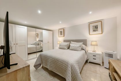 d1431d840938cffeaa9e400d066f3ff4 - 12