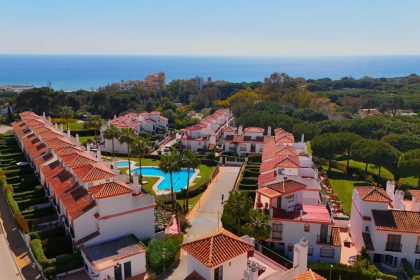 d15fc8f9e66b2bc3e3c2a71ce014b7db - 1