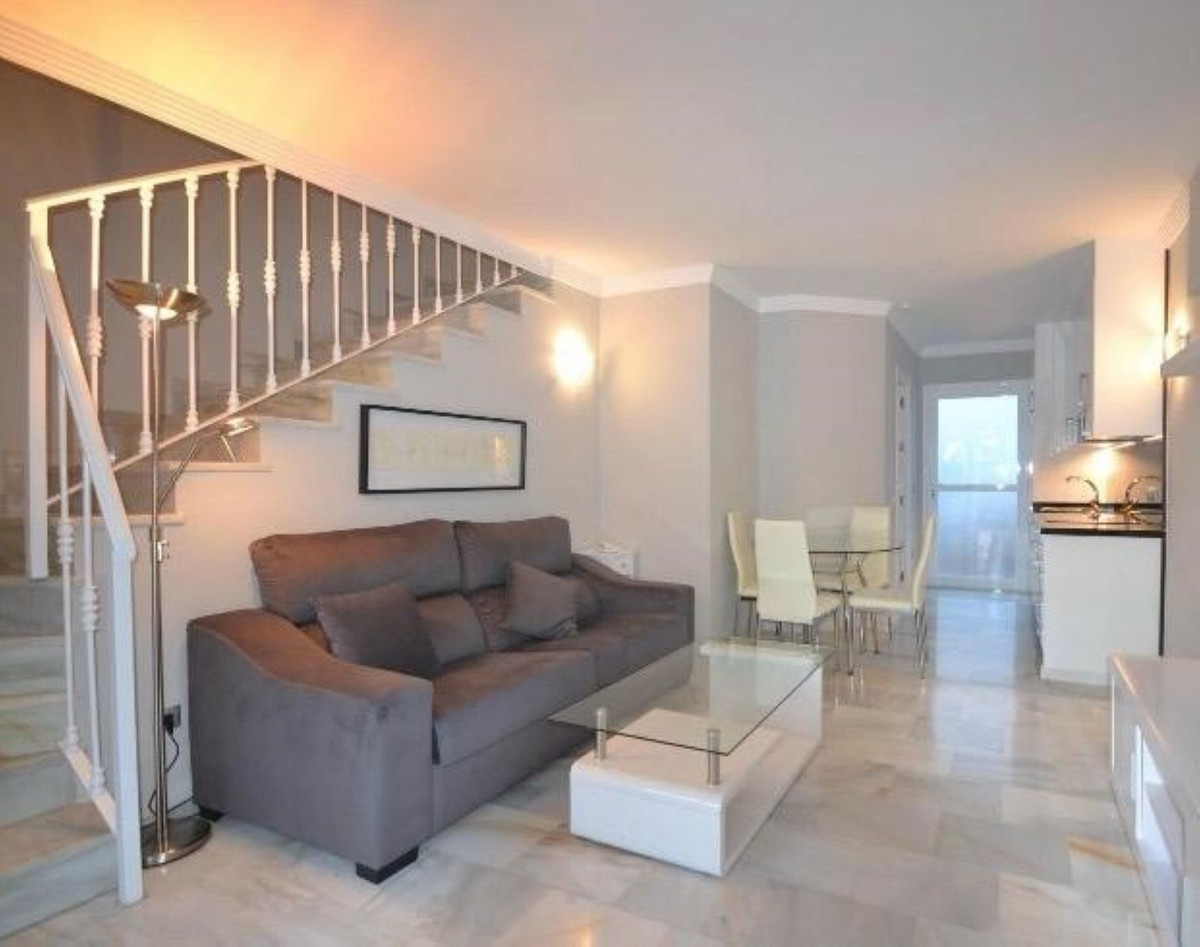 d1630fbbbff966a2412f3bd96a9cd01d - 2