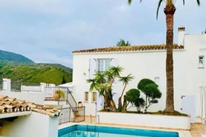 d2c95826b34deb7bdaef738c3487262f - 1