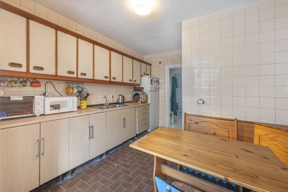 d33c782e3f703528ec6d9db095506268 - 25