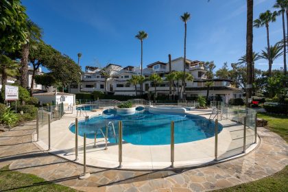 d504402080fe0f16bfe9e1cfe655614d - 35