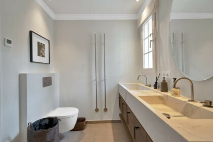 d61e1b703296677b39a767c534a08391 - 23