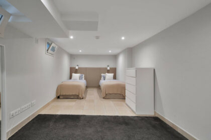 d61e1b703296677b39a767c534a08391 - 33