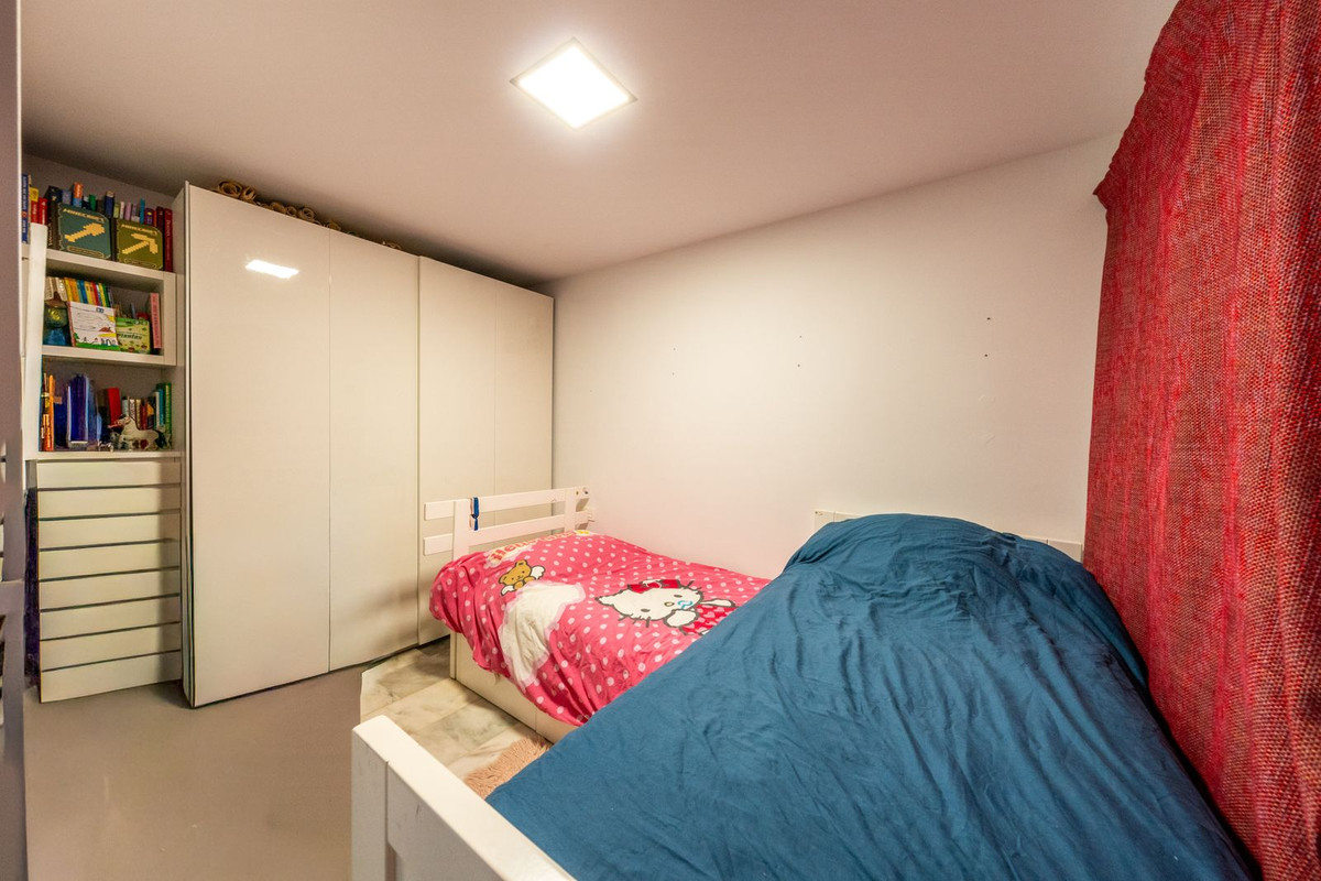 d638808a5b8334659e40f9dbfa64079c - 15