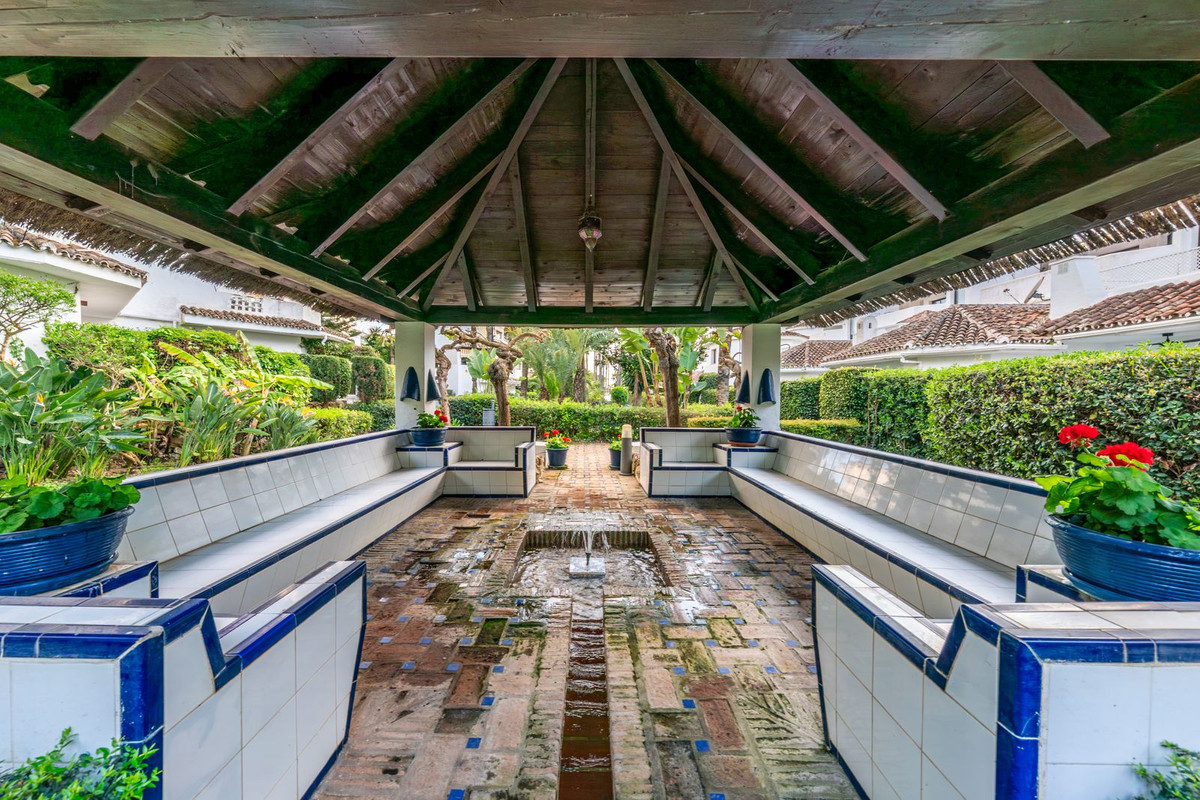 d638808a5b8334659e40f9dbfa64079c - 21