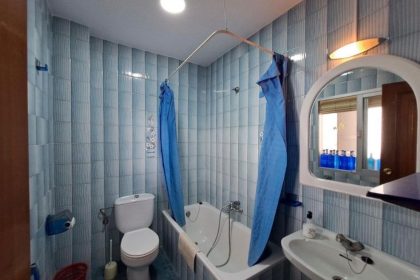 d70b053484b2f22480d0e8ff73eb1ede - 13