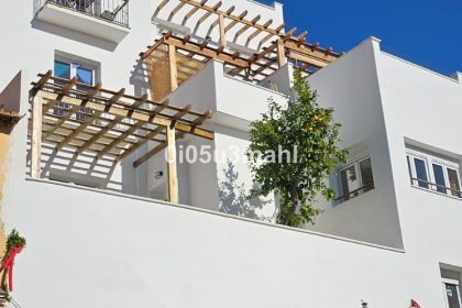 d70dcbde8c097ea5e4e663f37a1a6150 - 10