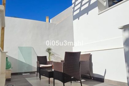 d70dcbde8c097ea5e4e663f37a1a6150 - 13