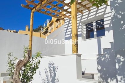 d70dcbde8c097ea5e4e663f37a1a6150 - 7