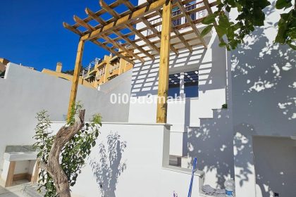 d70dcbde8c097ea5e4e663f37a1a6150 - 8