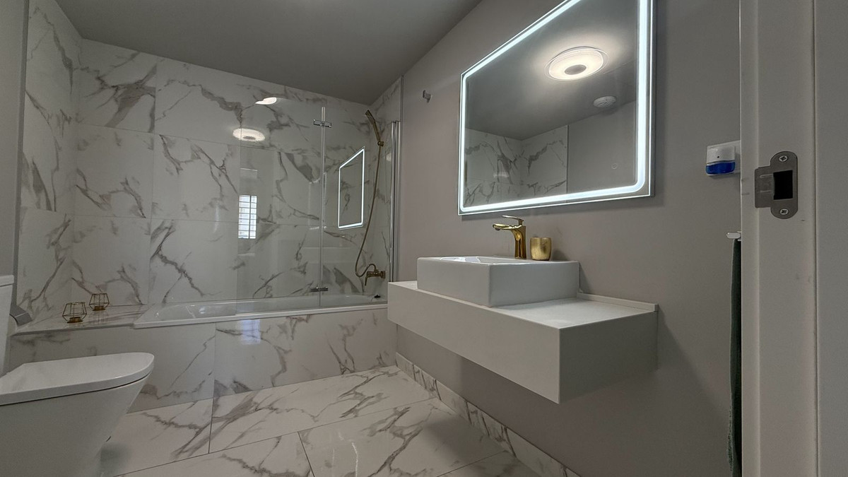 d75e1cb359461c8e17cac2819894bb0a - 30