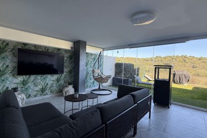 d75e1cb359461c8e17cac2819894bb0a - 8