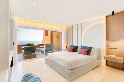 d8cc3abdaad63af7f278f8a21bc2548d - 15