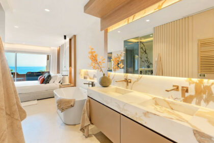 d8cc3abdaad63af7f278f8a21bc2548d - 17