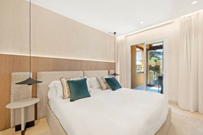 d8cc3abdaad63af7f278f8a21bc2548d - 21