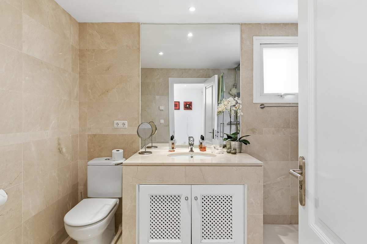 d91cf8f5f13b6eed18b2726f7074c447 - 13