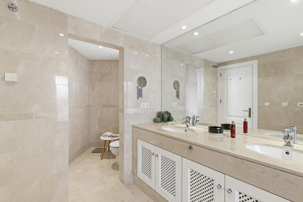 d91cf8f5f13b6eed18b2726f7074c447 - 9