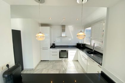 d9ff7a33278a589008a1ea6d27e85f73 - 17