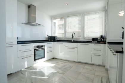 d9ff7a33278a589008a1ea6d27e85f73 - 4