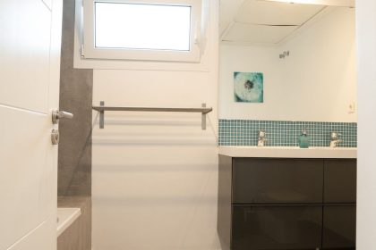 d9ff7a33278a589008a1ea6d27e85f73 - 49