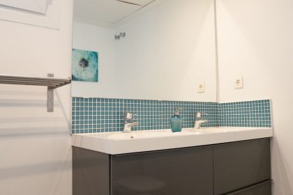 d9ff7a33278a589008a1ea6d27e85f73 - 50