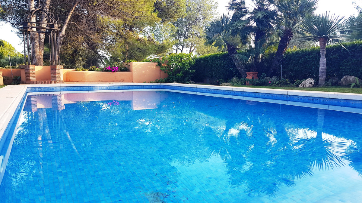 da2b513014c8b0211dbc11a692646811 - 12