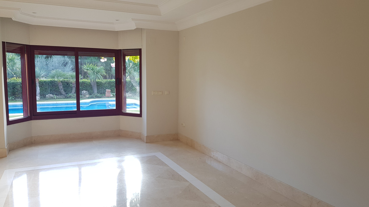 da2b513014c8b0211dbc11a692646811 - 18