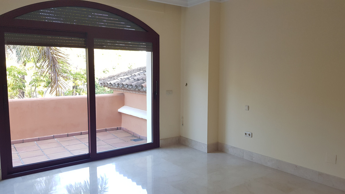 da2b513014c8b0211dbc11a692646811 - 24