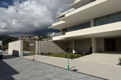 dac3a60d39f46532271d35c5e54a85df - 50