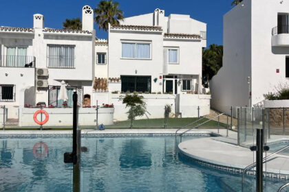 daded04b507a3f5ce268dd48afcbc580 - 13