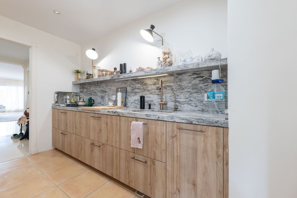 dafcafaabf9cdc1613ece2cee09855b6 - 12