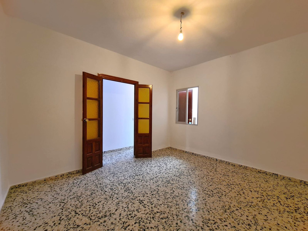 db0792e701935d5b38563d9cdac8356f - 13