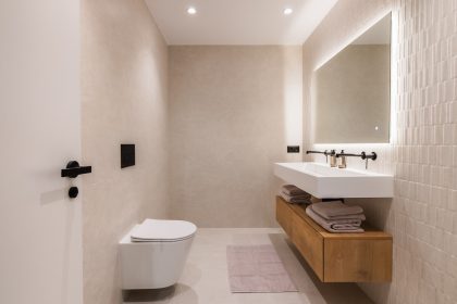 dbe81719f38c7fc793135b22cee8cd67 - 18