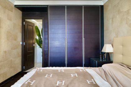 dcd8b7c89d47bd41a6a8916eff808231 - 12