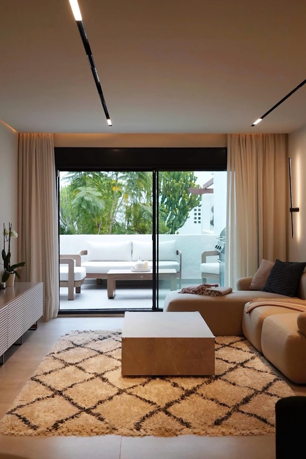 dd0b2da01759a58362808b4233dfbc83 - 11