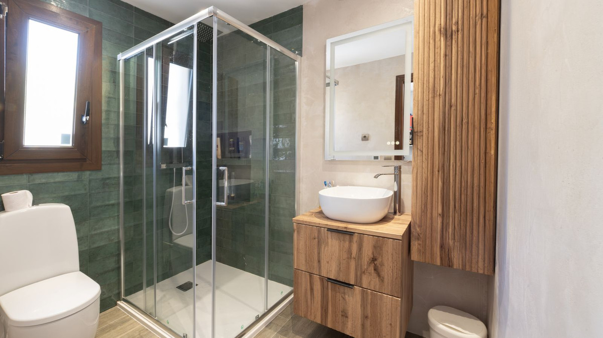 ded0a0ccdb156e802f943923fc831ffe - 19