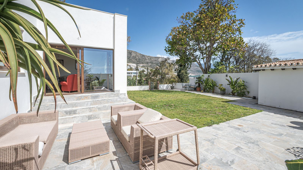 ded0a0ccdb156e802f943923fc831ffe - 3