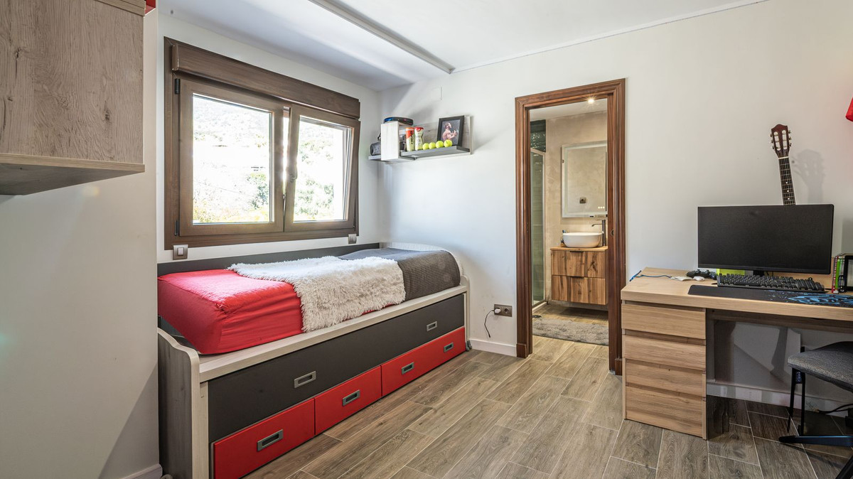 ded0a0ccdb156e802f943923fc831ffe - 7