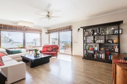 ded0a0ccdb156e802f943923fc831ffe - 9