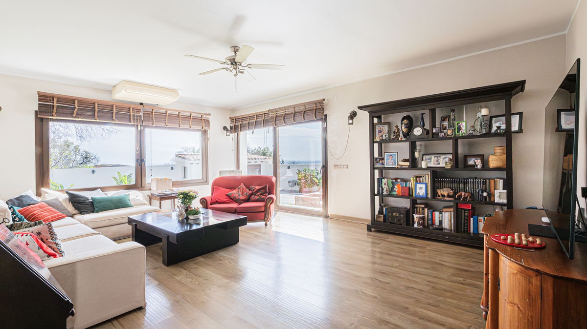 ded0a0ccdb156e802f943923fc831ffe - 9