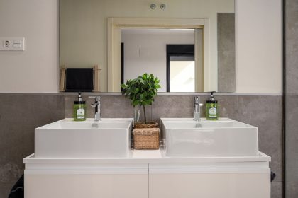 df10dcc32649f84ee6d3b47327ba7bf6 - 19