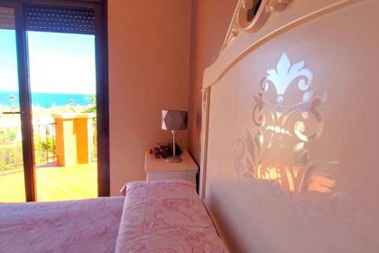 df12ba2b37e688205bcd55bb1a093680 - 12