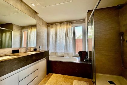 df2d1adb3519bdc5e6a7c0b3901c2ea2 - 28