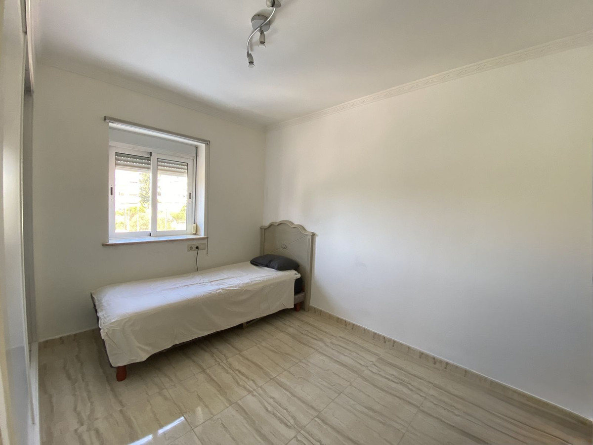 df4bd10e00891875719daede59c5412b - 18