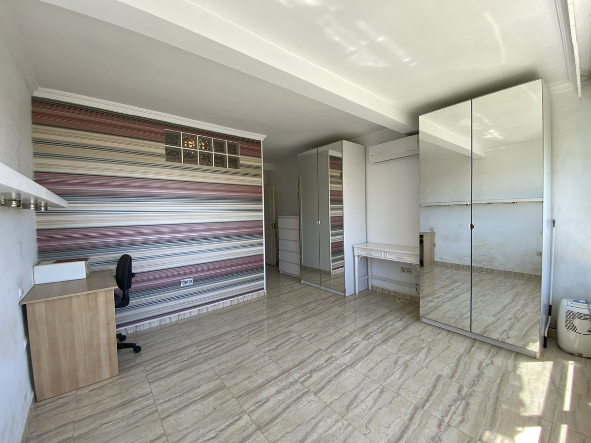 df4bd10e00891875719daede59c5412b - 19