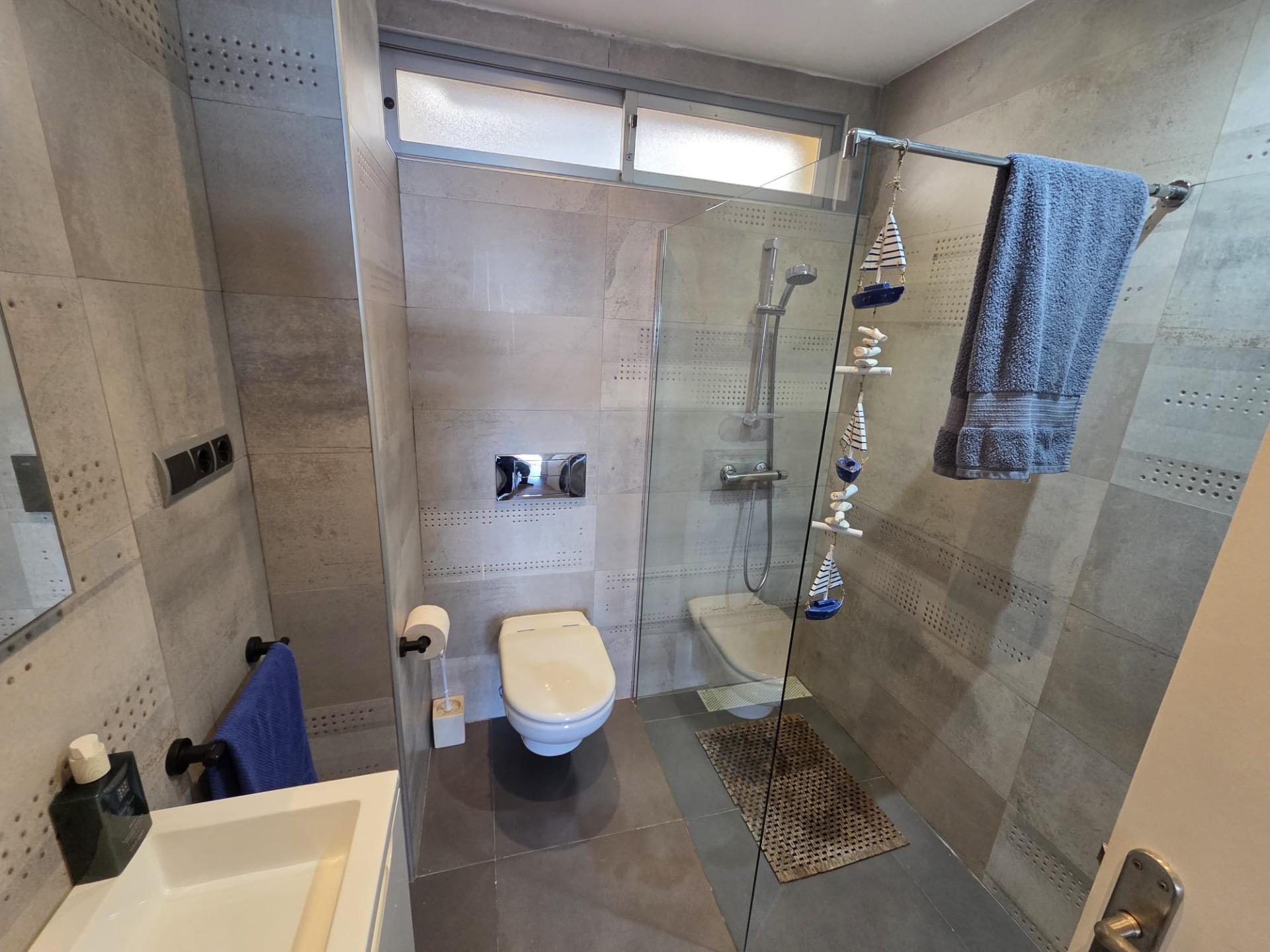 dfa5c08ba67a23b5470c3c67c9122a6a - 15