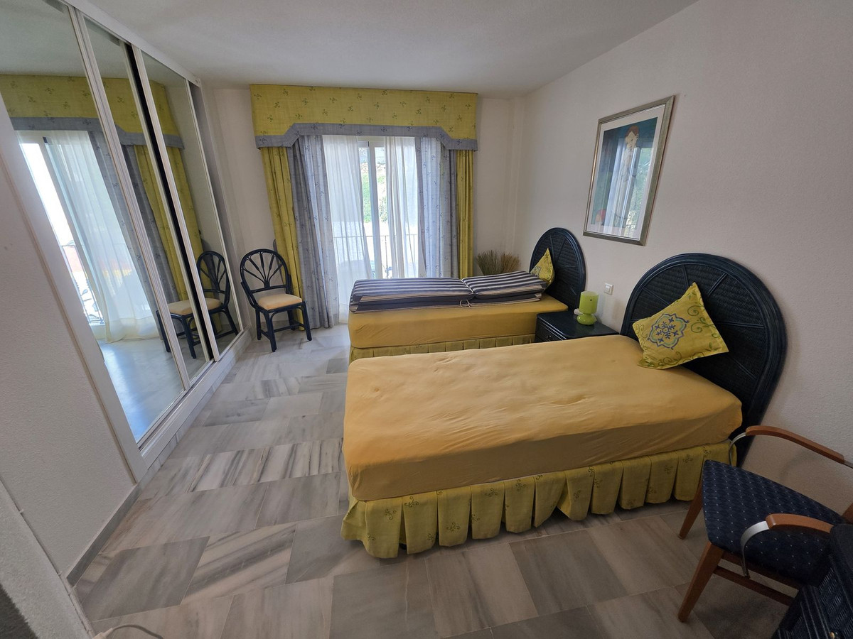 dfab4656ec698f031ac030439779d083 - 12