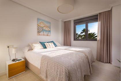 dffb50c13ede0e1bcfbcc993724806d6 - 12